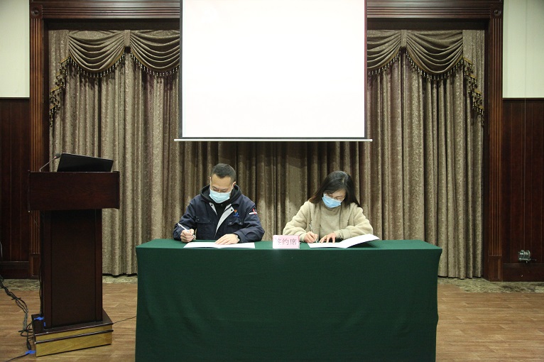 航發(fā)科技葉片分廠黨委與鑫坤機(jī)械黨支部召開黨建共建簽約儀式，發(fā)揮黨組織作用，共建促發(fā)展